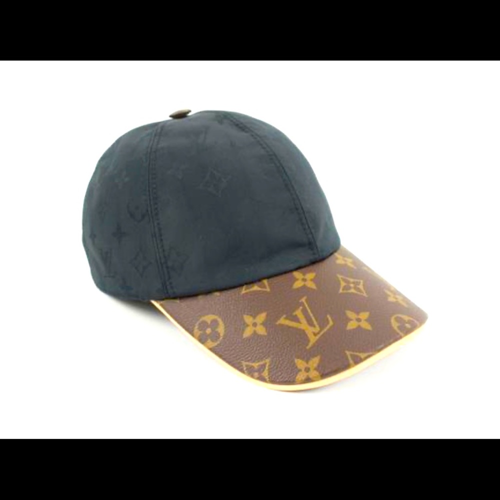 Like new Louis Vuitton essential cap